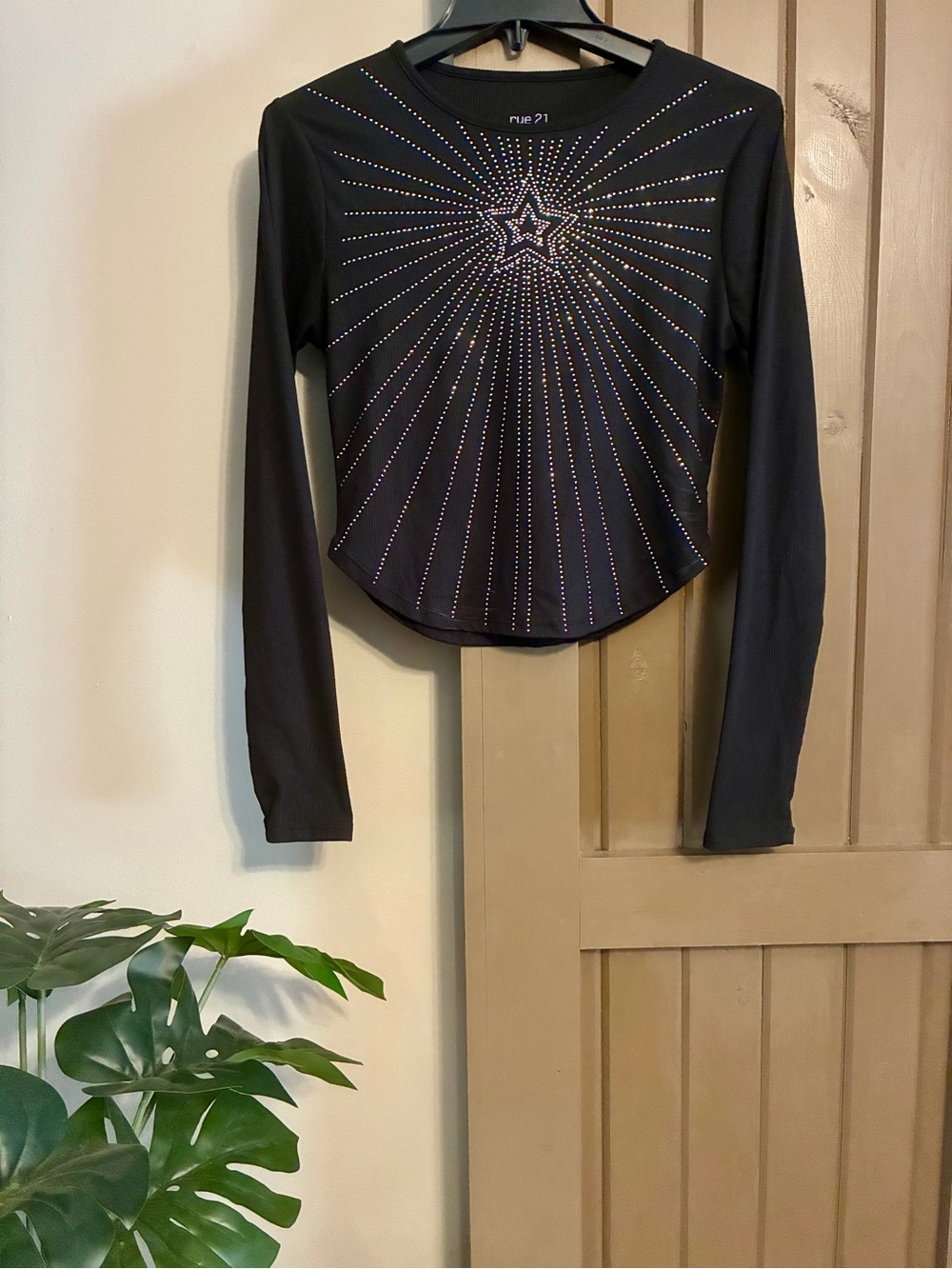 Rue21 Black Long-Sleeve Starburst Stud Tee